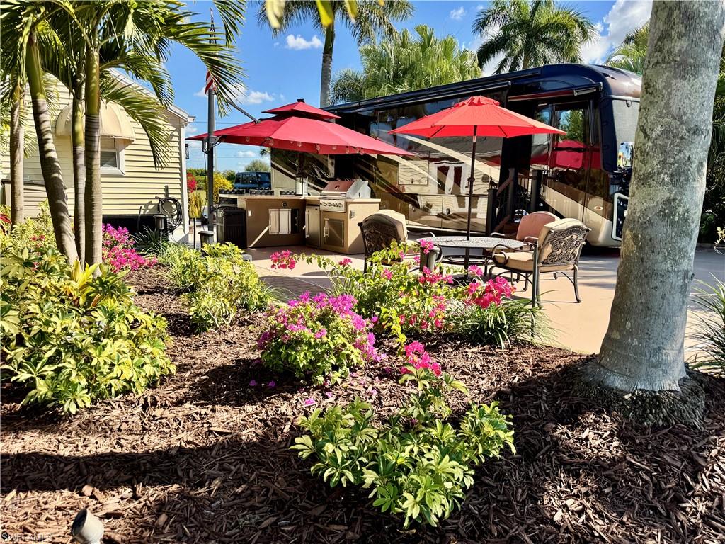 RIVERBEND MOTORCOACH RESORT - Land