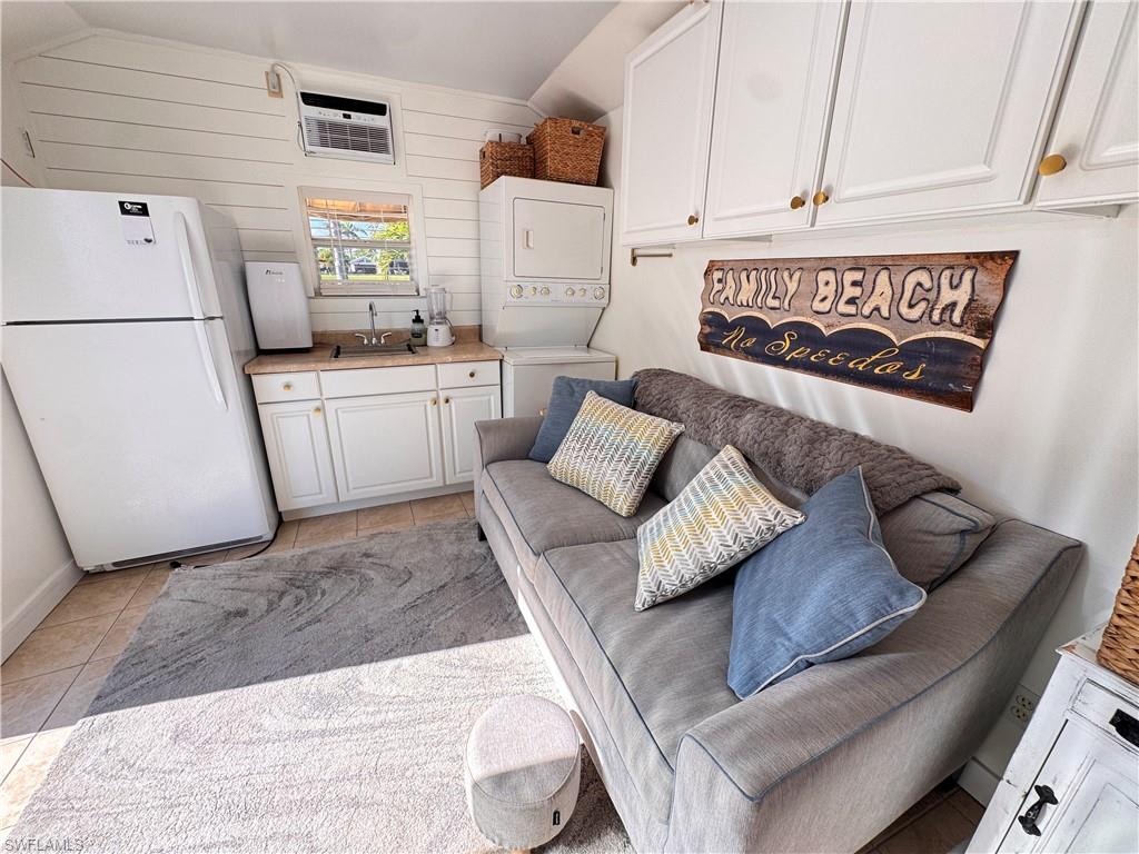 RIVERBEND MOTORCOACH RESORT - Land