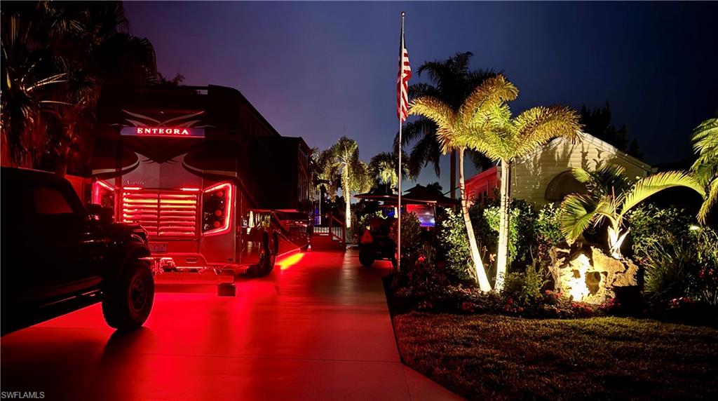 RIVERBEND MOTORCOACH RESORT - Land