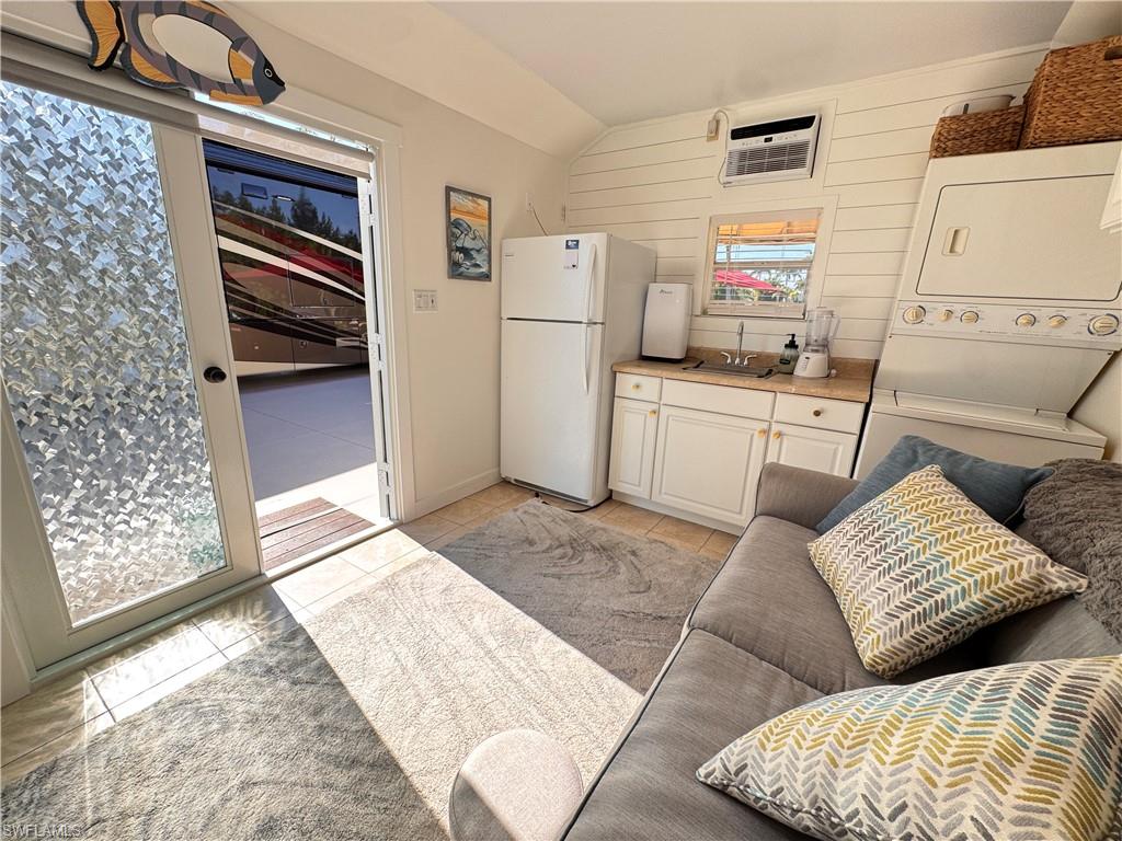 RIVERBEND MOTORCOACH RESORT - Land