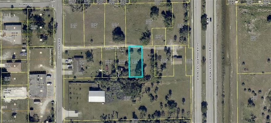 MOTIVATED SELLER!! GET YOUR OFFER IN BEFORE IT'S GONE!!
Investor opportunity awaits you with this CI zoned lot just off Veronica Showmaker Blvd. in Fort Myers. The City of Ft. Myers has informed me that they will allow a home on it (even though its zoned commercial) since there was a home there in the past. I suggest buyers do their due diligence and contact the City of Ft. Myers planning and zoning to confirm.