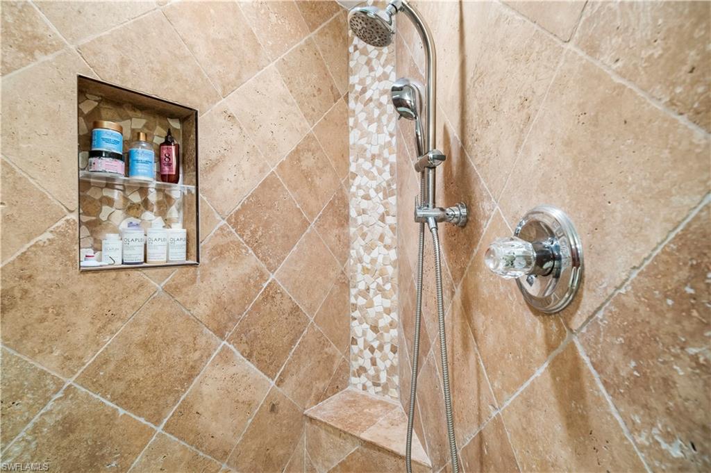 TAMARIND CAY - Residential