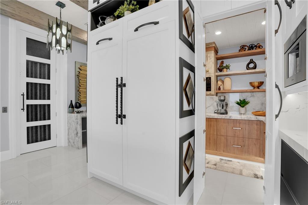 ISLAND SHORES - Residential