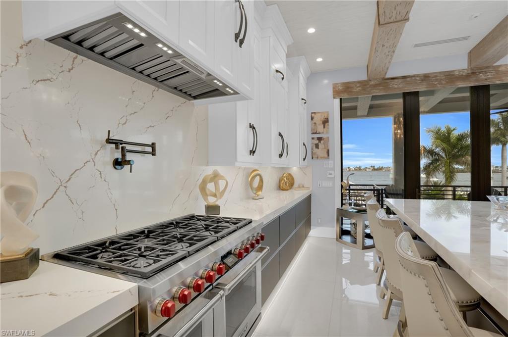 ISLAND SHORES - Residential