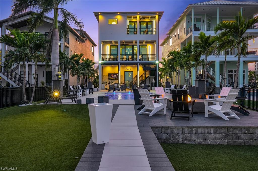 ISLAND SHORES - Residential