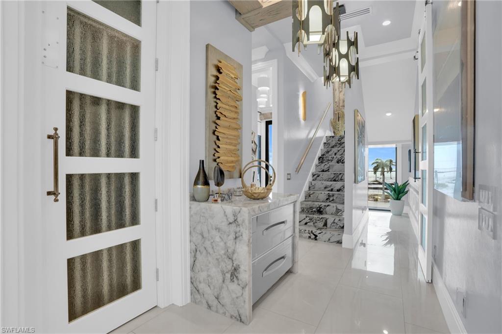 ISLAND SHORES - Residential