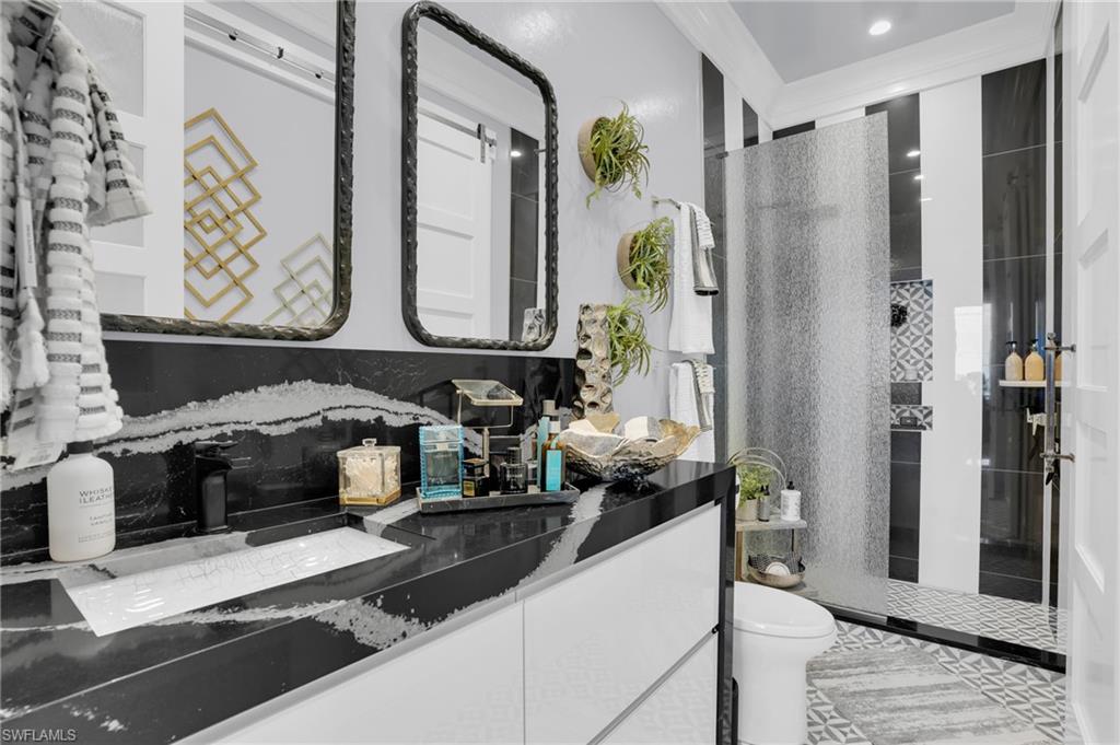 ISLAND SHORES - Residential