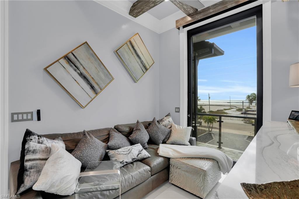 ISLAND SHORES - Residential