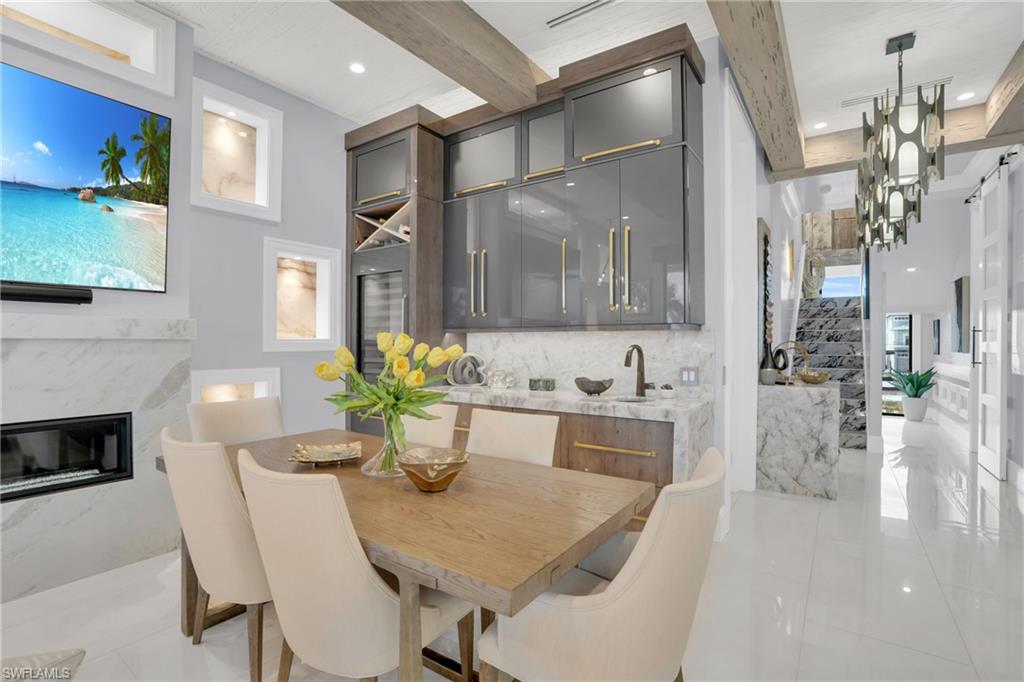 ISLAND SHORES - Residential