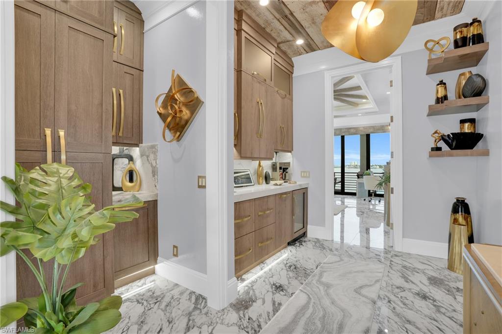 ISLAND SHORES - Residential