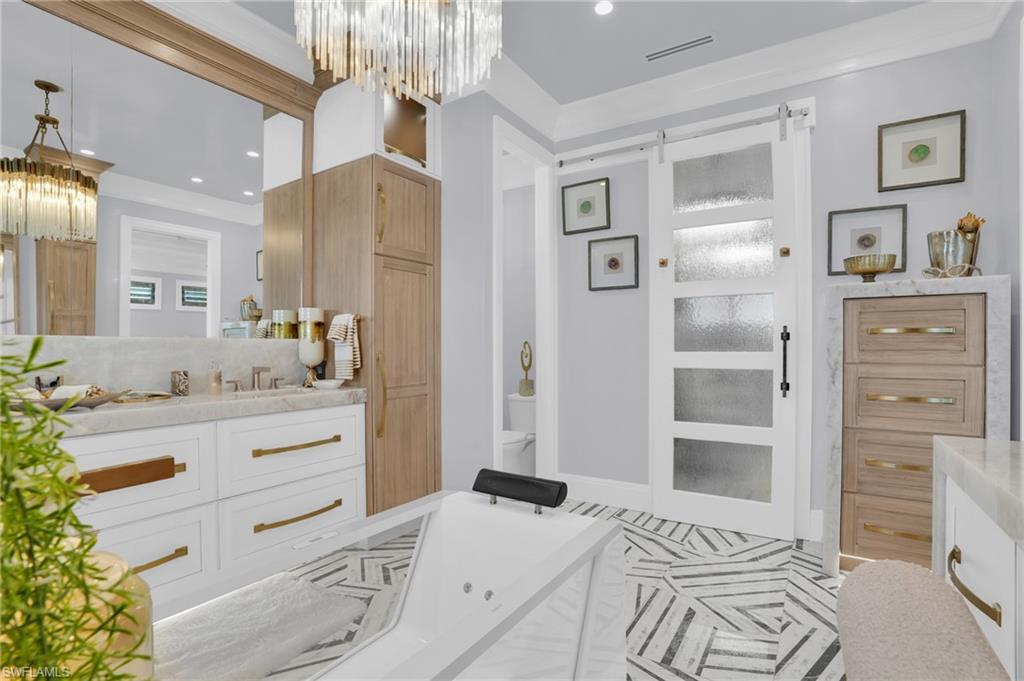 ISLAND SHORES - Residential