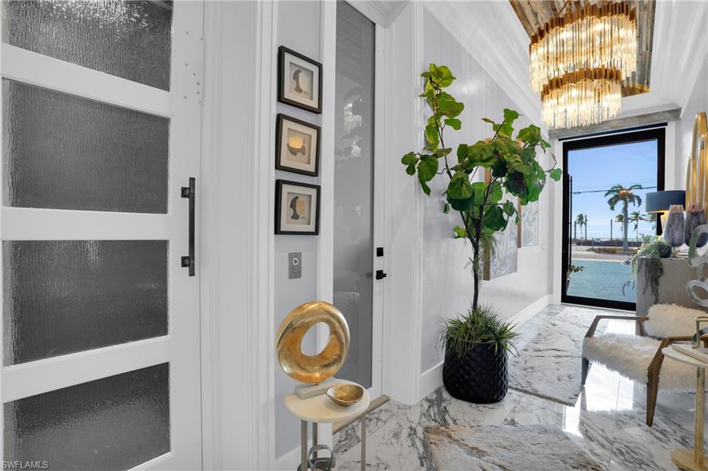 ISLAND SHORES - Residential