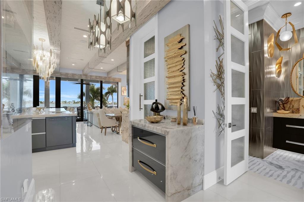 ISLAND SHORES - Residential