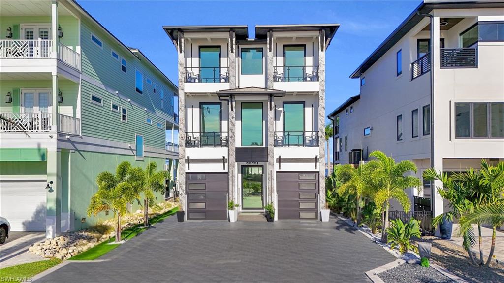 ISLAND SHORES - Residential