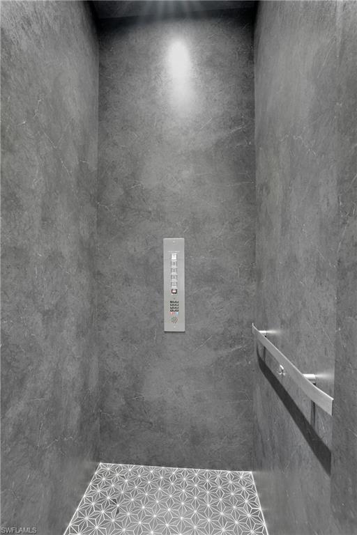 ISLAND SHORES - Residential