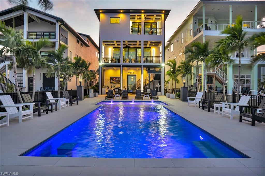 ISLAND SHORES - Residential