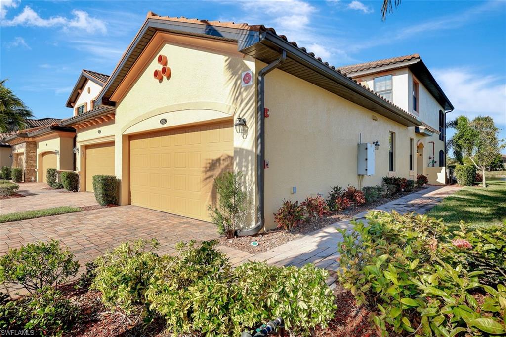 BONITA NATIONAL GOLF AND COUNTRY CLUB - Residential