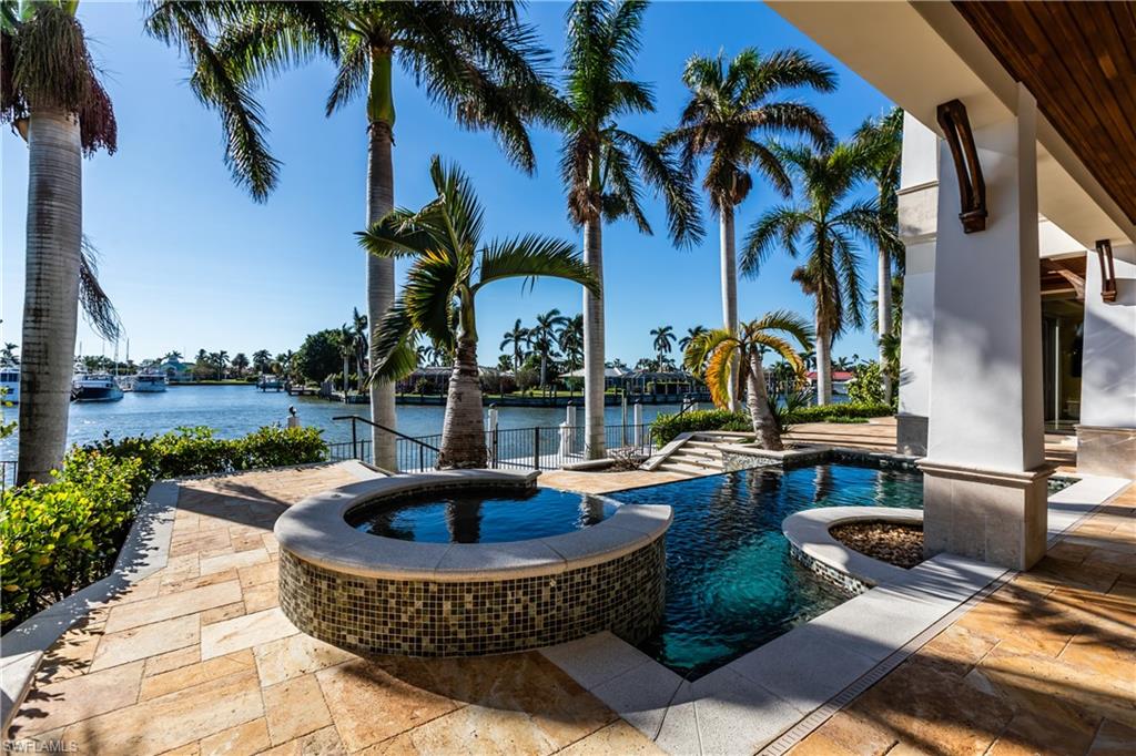 MARCO BEACH - Residential