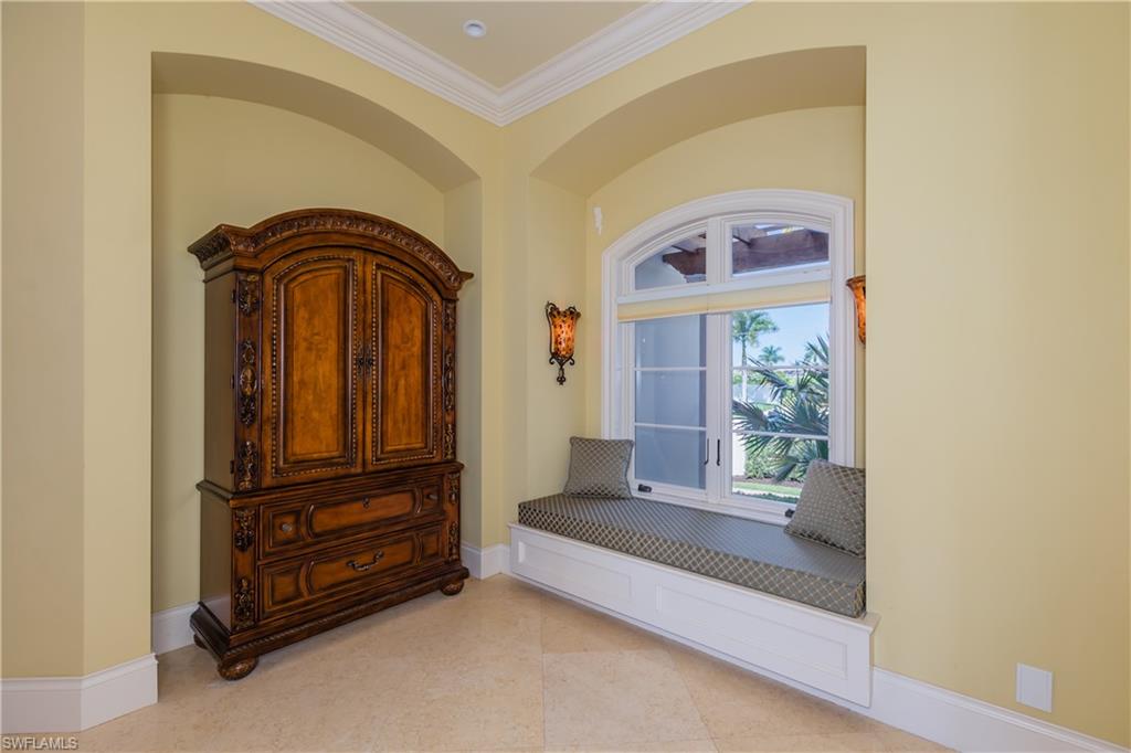 MARCO BEACH - Residential