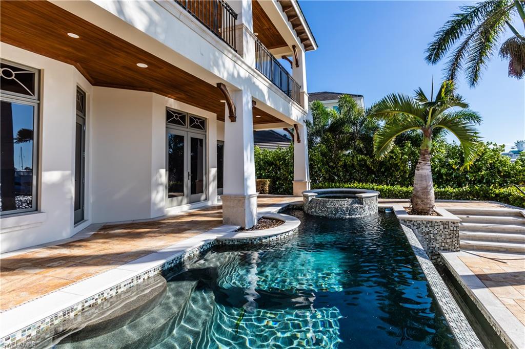 MARCO BEACH - Residential