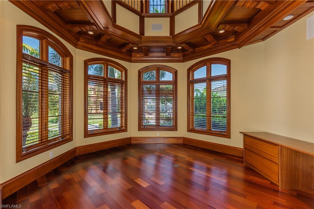 MARCO BEACH - Residential