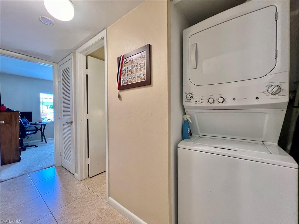 WINDSOR AT KINGS LAKE - Residential