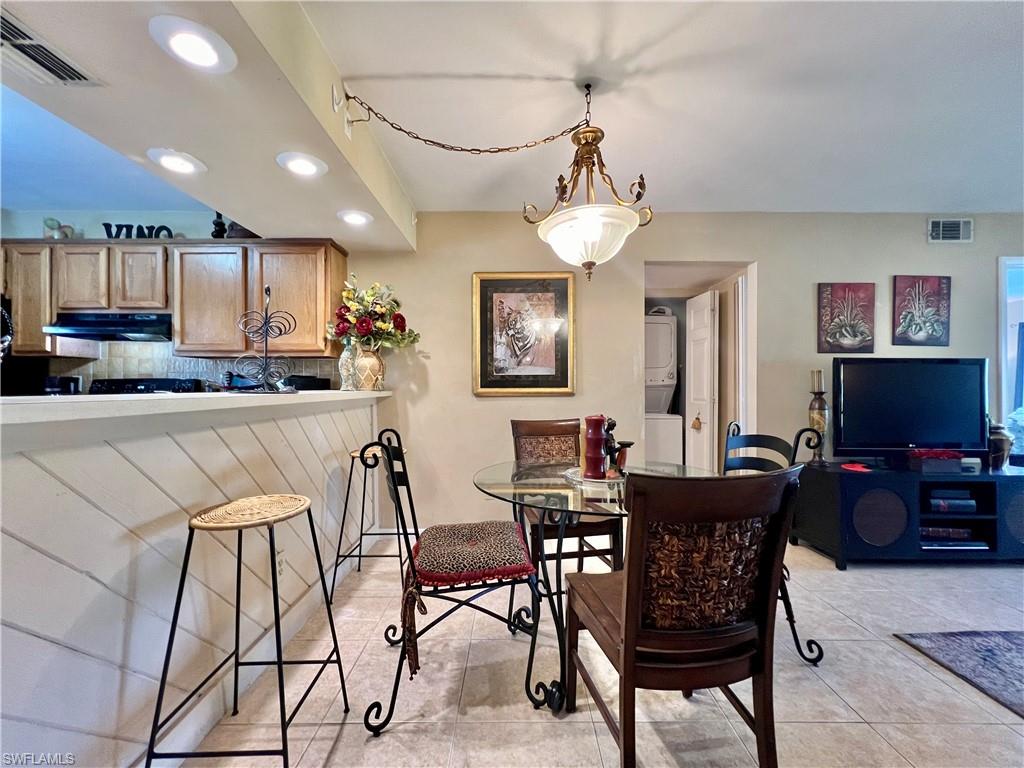 WINDSOR AT KINGS LAKE - Residential