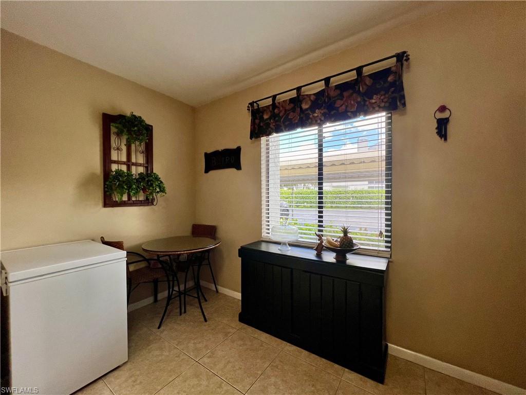 WINDSOR AT KINGS LAKE - Residential