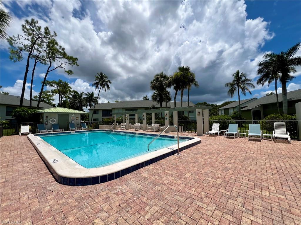 WINDSOR AT KINGS LAKE - Residential