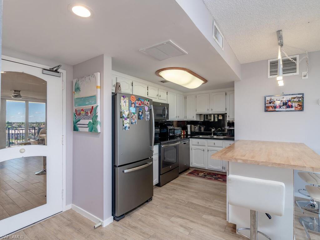 TRADEWINDS APTS OF MARCO ISLAND - Residential