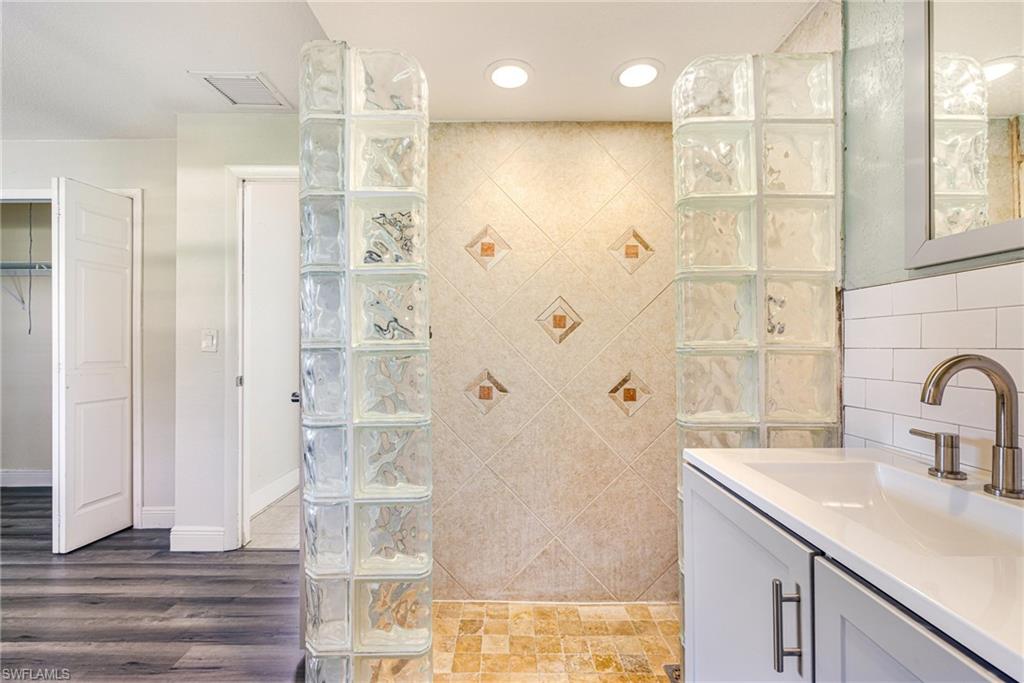 FORT MYERS SHORES - Residential