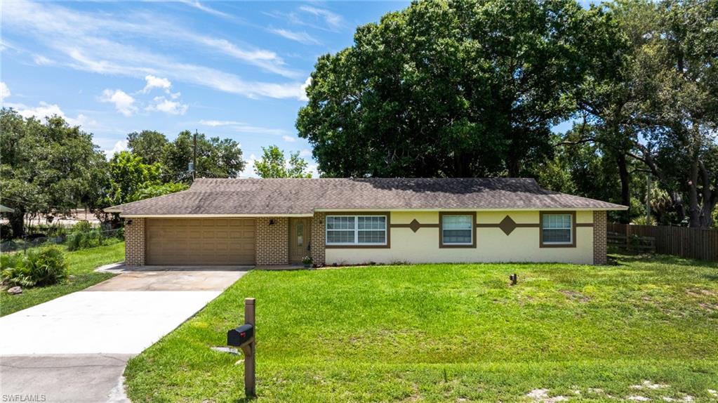 FORT MYERS SHORES - Residential