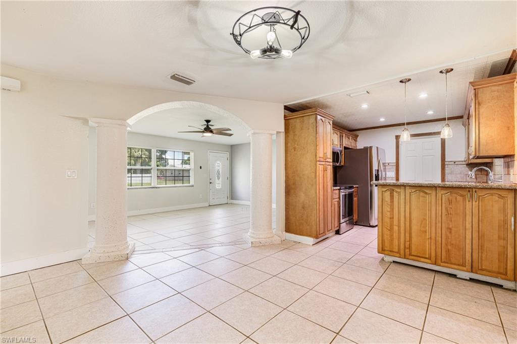 FORT MYERS SHORES - Residential