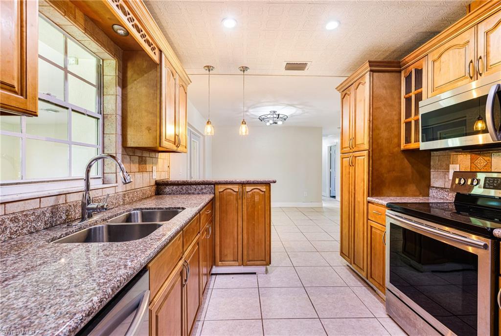 FORT MYERS SHORES - Residential
