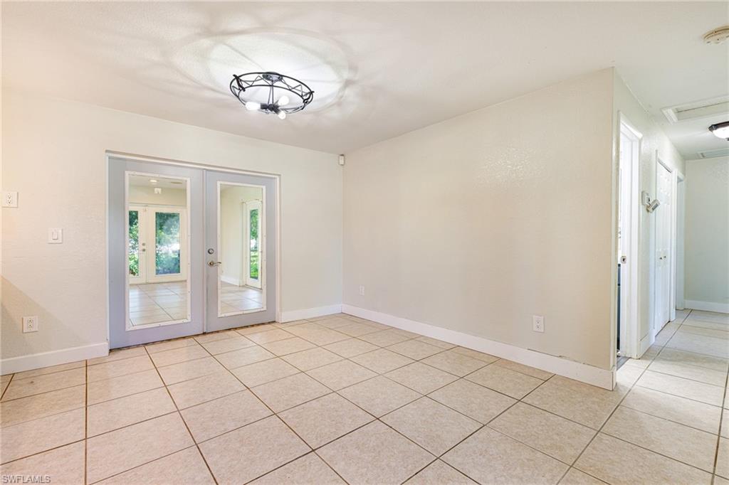 FORT MYERS SHORES - Residential