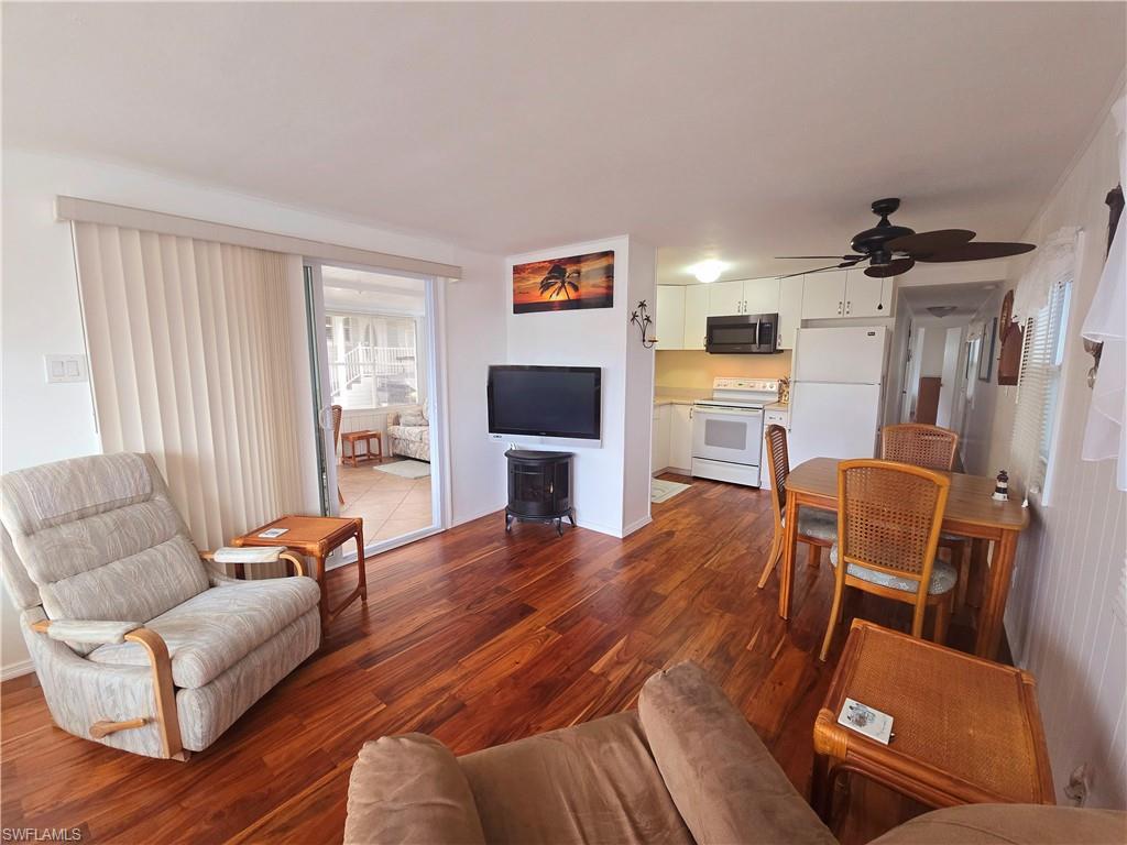 ENCHANTING ACRES MOBILE HOME - Residential