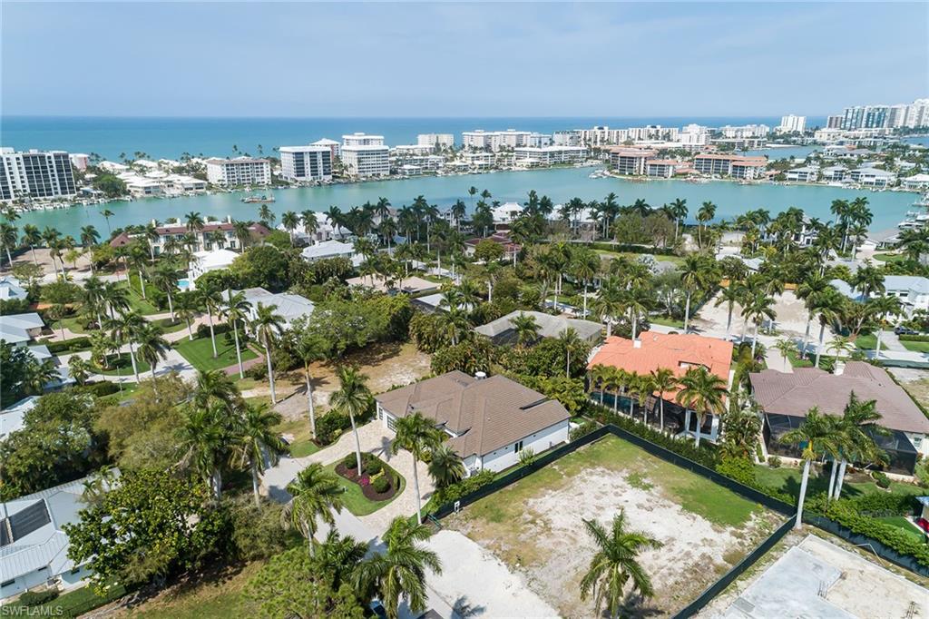 MOORINGS - Residential