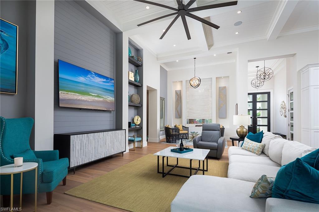 MOORINGS - Residential