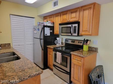 VENETIAN PALMS - Residential