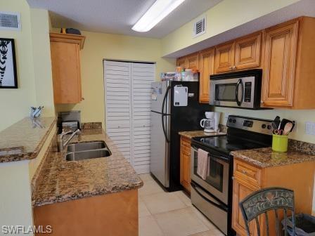 VENETIAN PALMS - Residential