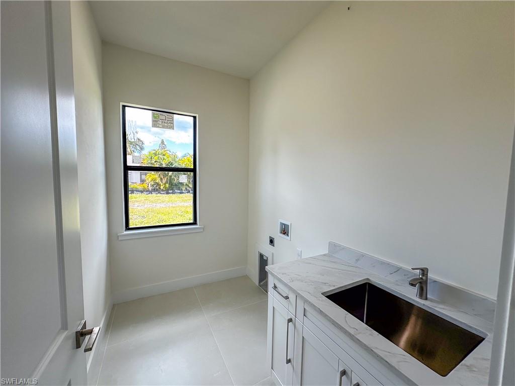 SUNSET HOMES - Residential