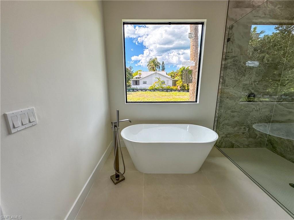 SUNSET HOMES - Residential