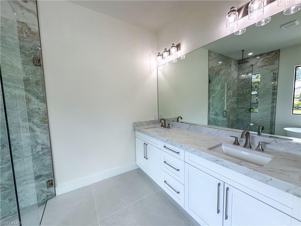 SUNSET HOMES - Residential