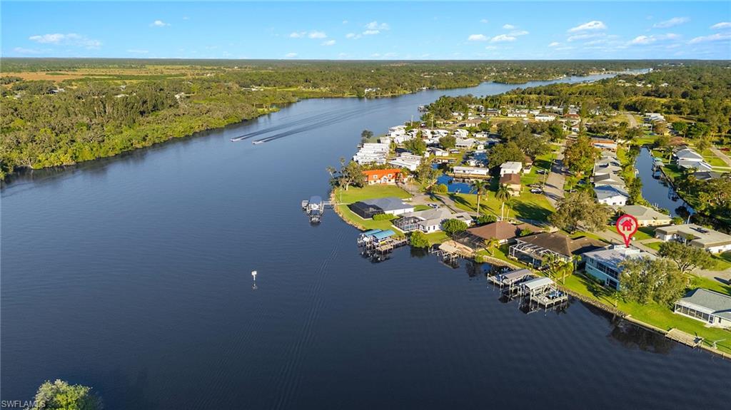 PARADISE SHORES - Residential