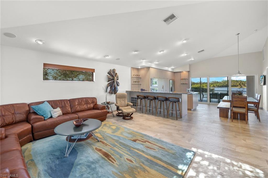 PARADISE SHORES - Residential