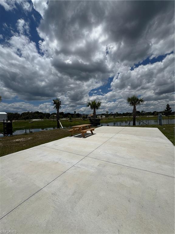 PALM BREEZE - Land