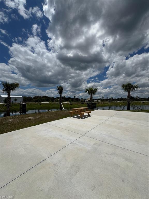 PALM BREEZE - Land