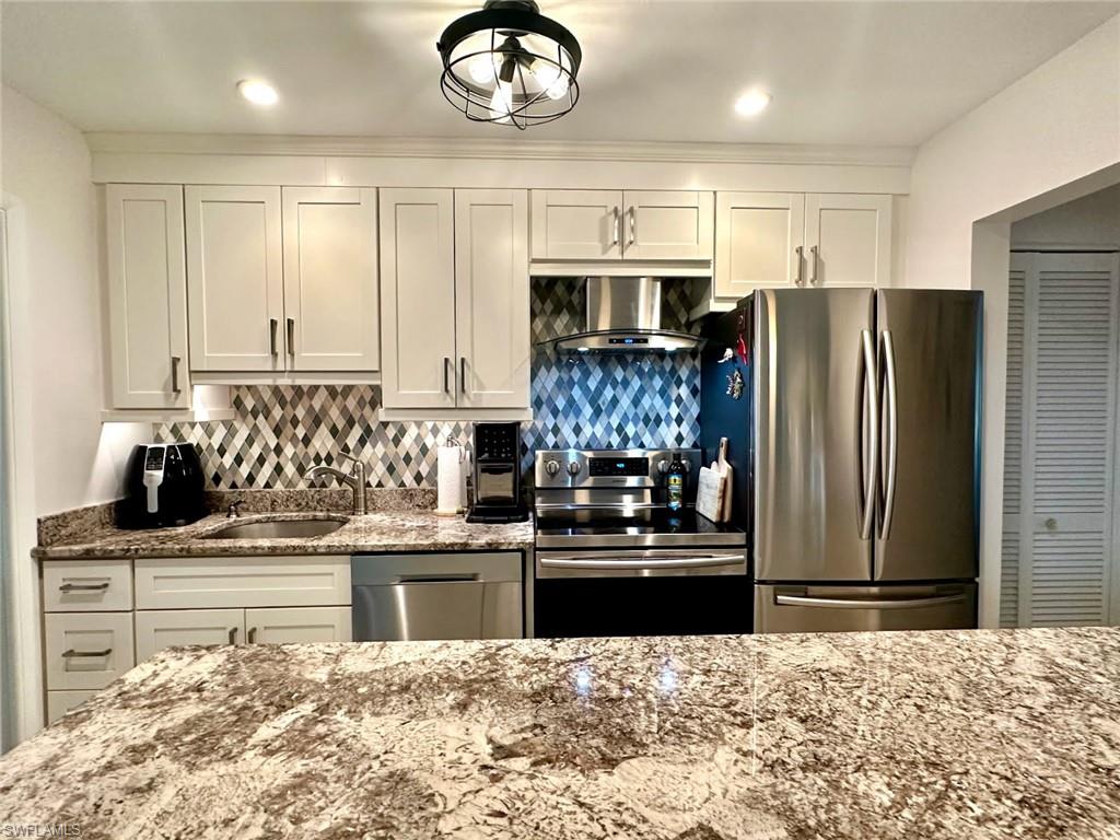 HIDDEN LAKE VILLAS - Residential