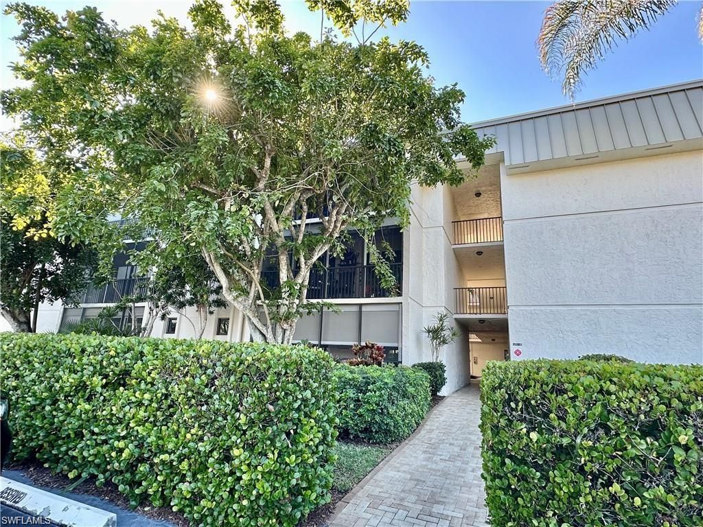 Photo of 788 Park Shore DR #A29, NAPLES, FL 34103 (MLS # 226011642)