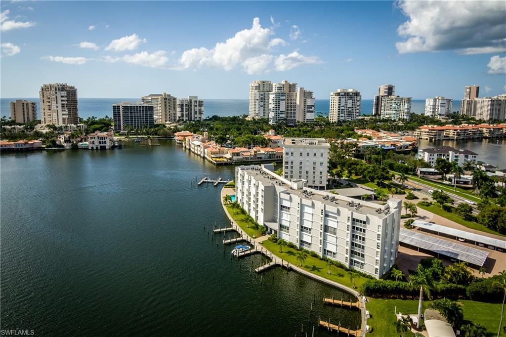 PELICAN POINT - Residential